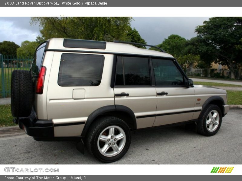 White Gold / Alpaca Beige 2003 Land Rover Discovery SE