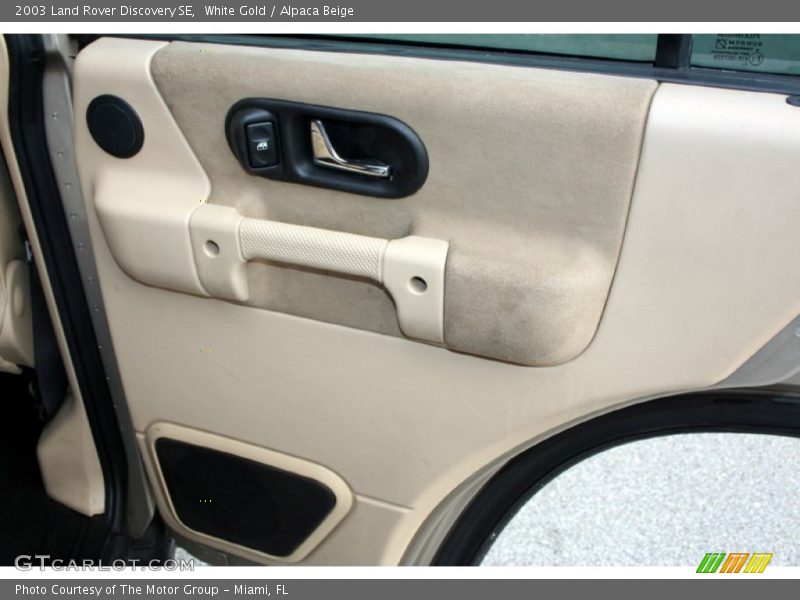White Gold / Alpaca Beige 2003 Land Rover Discovery SE
