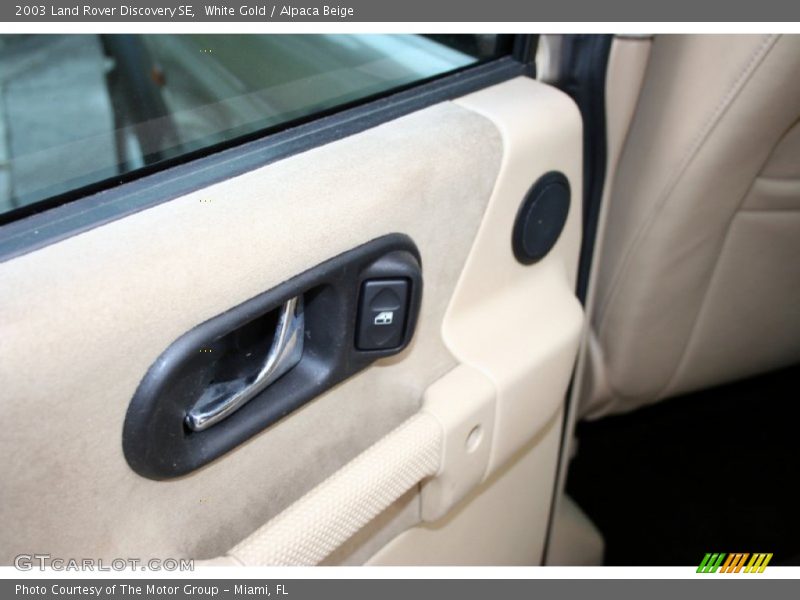 White Gold / Alpaca Beige 2003 Land Rover Discovery SE