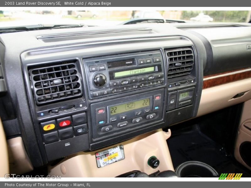 White Gold / Alpaca Beige 2003 Land Rover Discovery SE
