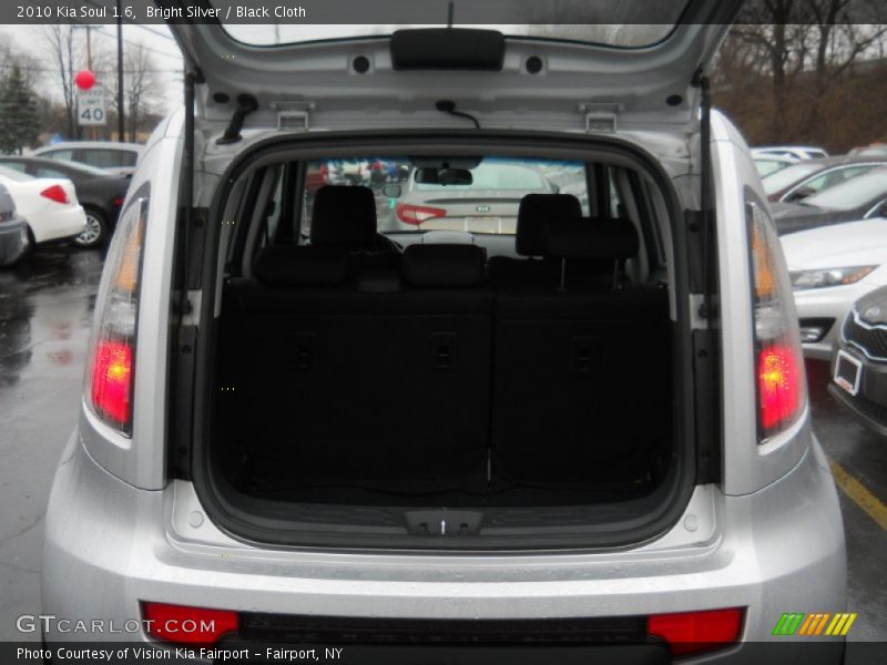 Bright Silver / Black Cloth 2010 Kia Soul 1.6