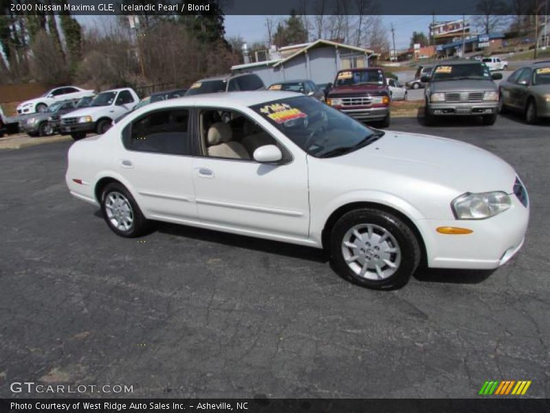 Icelandic Pearl / Blond 2000 Nissan Maxima GLE