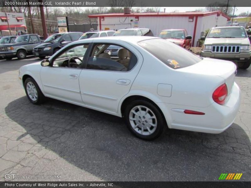Icelandic Pearl / Blond 2000 Nissan Maxima GLE