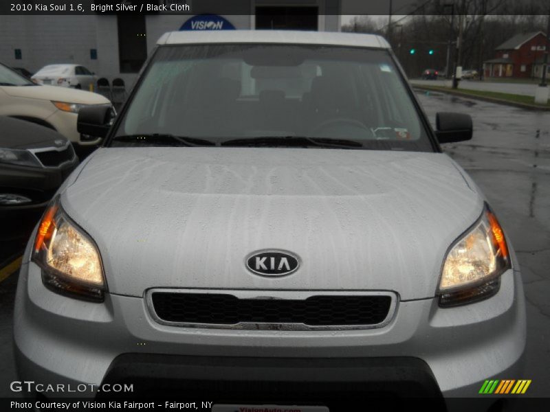 Bright Silver / Black Cloth 2010 Kia Soul 1.6