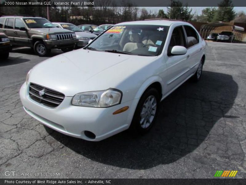 Icelandic Pearl / Blond 2000 Nissan Maxima GLE