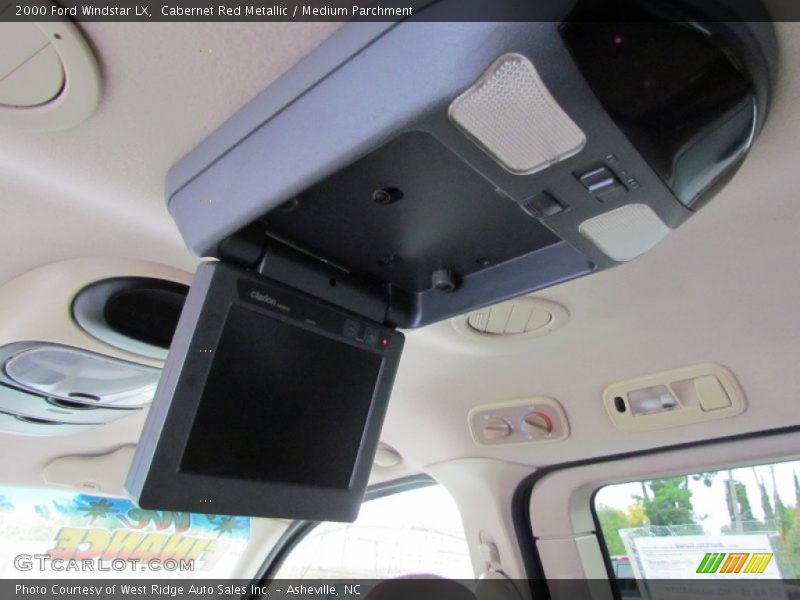 Cabernet Red Metallic / Medium Parchment 2000 Ford Windstar LX