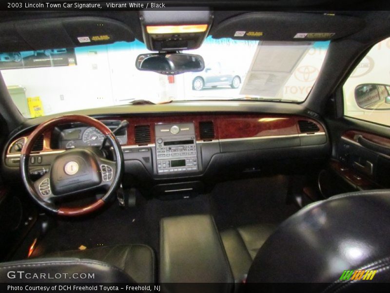 Vibrant White / Black 2003 Lincoln Town Car Signature