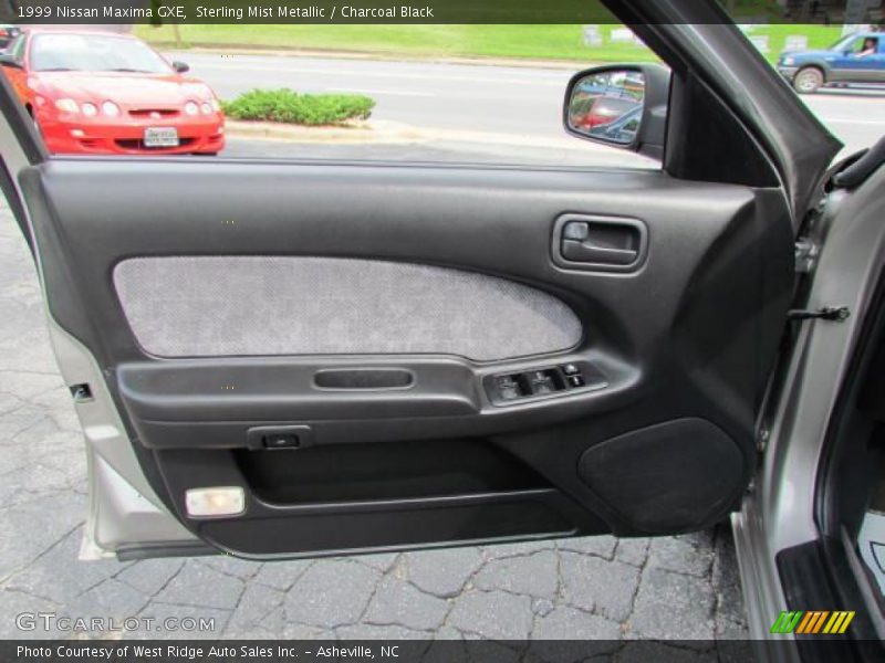 Sterling Mist Metallic / Charcoal Black 1999 Nissan Maxima GXE