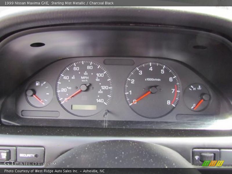 Sterling Mist Metallic / Charcoal Black 1999 Nissan Maxima GXE