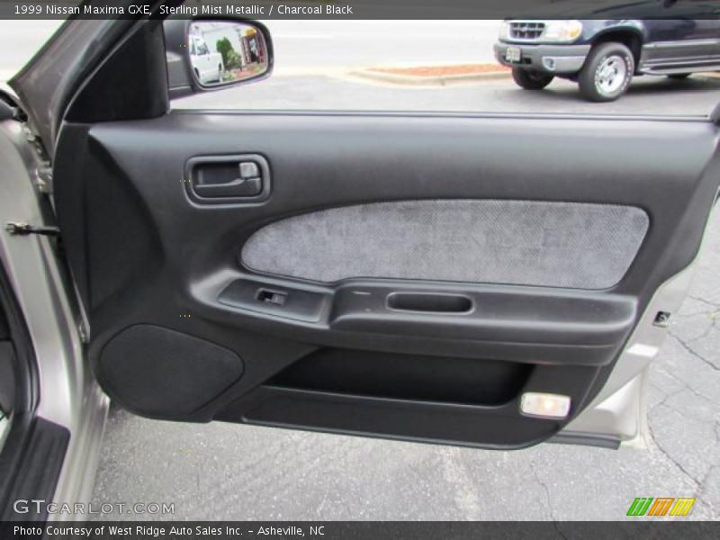 Sterling Mist Metallic / Charcoal Black 1999 Nissan Maxima GXE