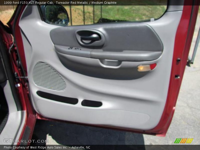 Toreador Red Metallic / Medium Graphite 1999 Ford F150 XLT Regular Cab