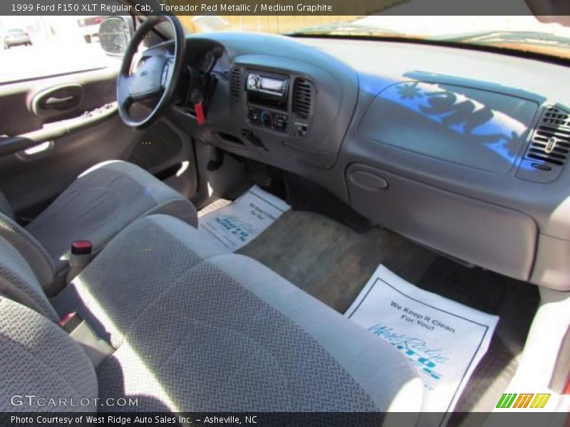 Toreador Red Metallic / Medium Graphite 1999 Ford F150 XLT Regular Cab