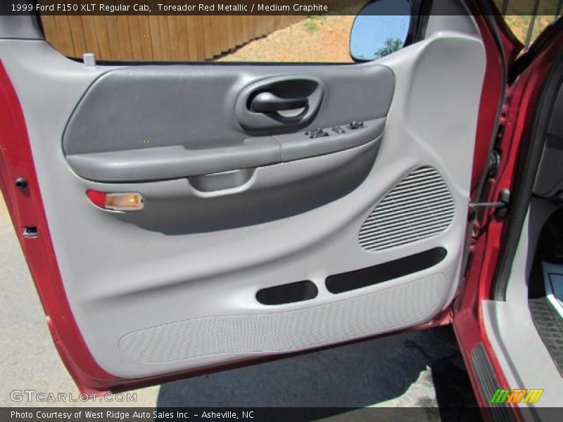 Toreador Red Metallic / Medium Graphite 1999 Ford F150 XLT Regular Cab