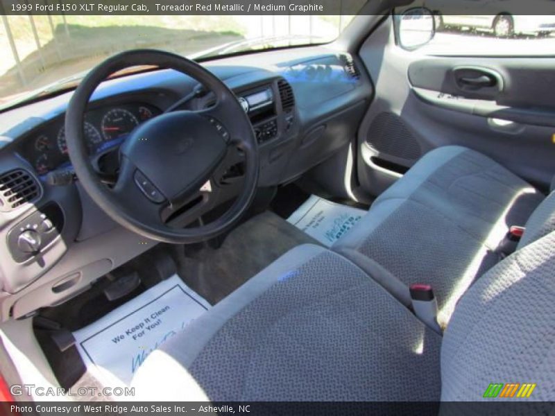 Toreador Red Metallic / Medium Graphite 1999 Ford F150 XLT Regular Cab