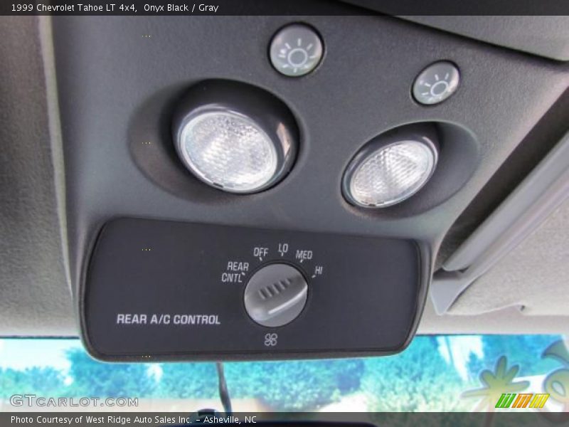 Onyx Black / Gray 1999 Chevrolet Tahoe LT 4x4