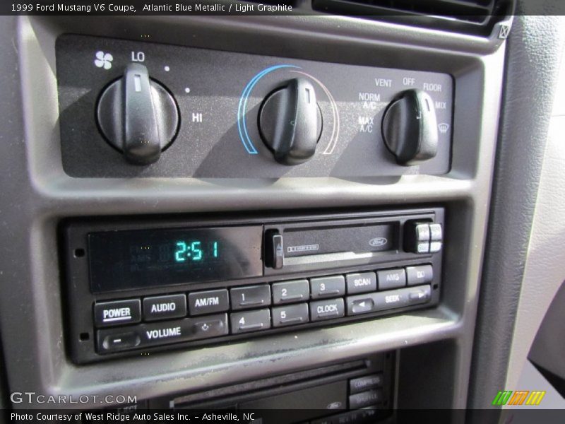 Controls of 1999 Mustang V6 Coupe
