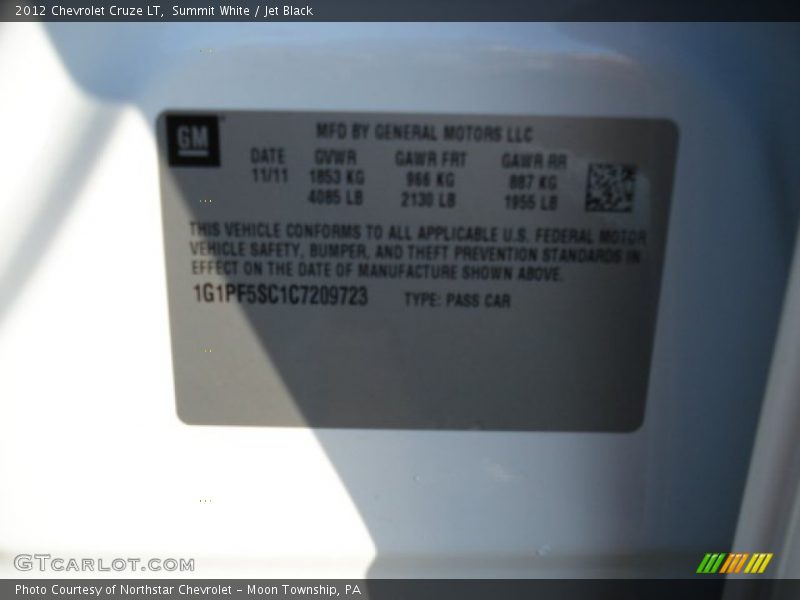 Summit White / Jet Black 2012 Chevrolet Cruze LT