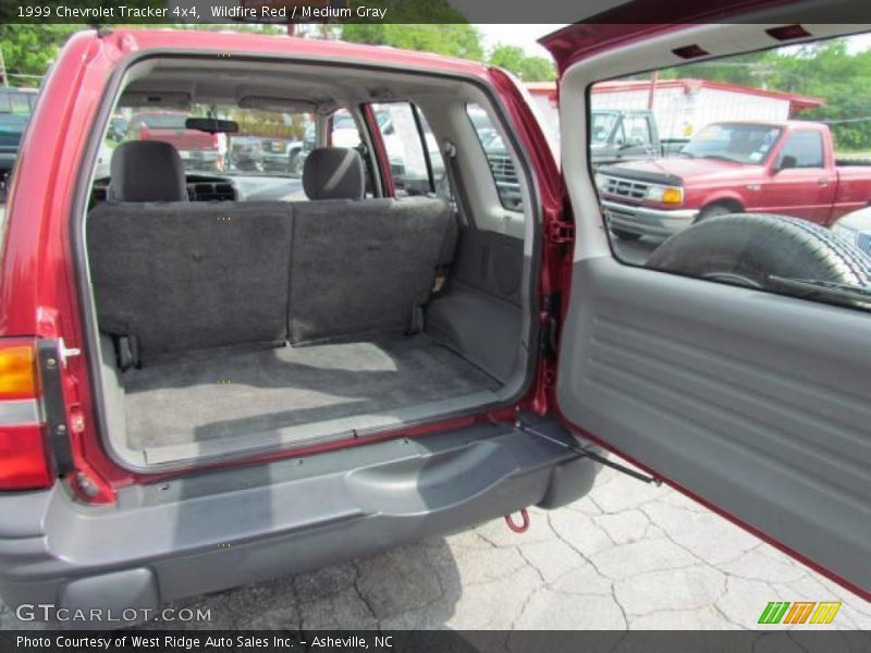 Wildfire Red / Medium Gray 1999 Chevrolet Tracker 4x4