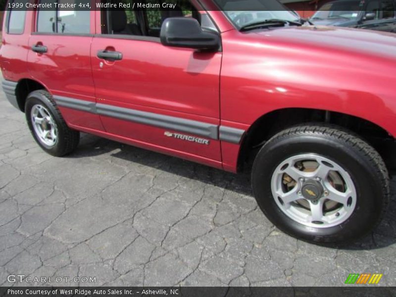Wildfire Red / Medium Gray 1999 Chevrolet Tracker 4x4