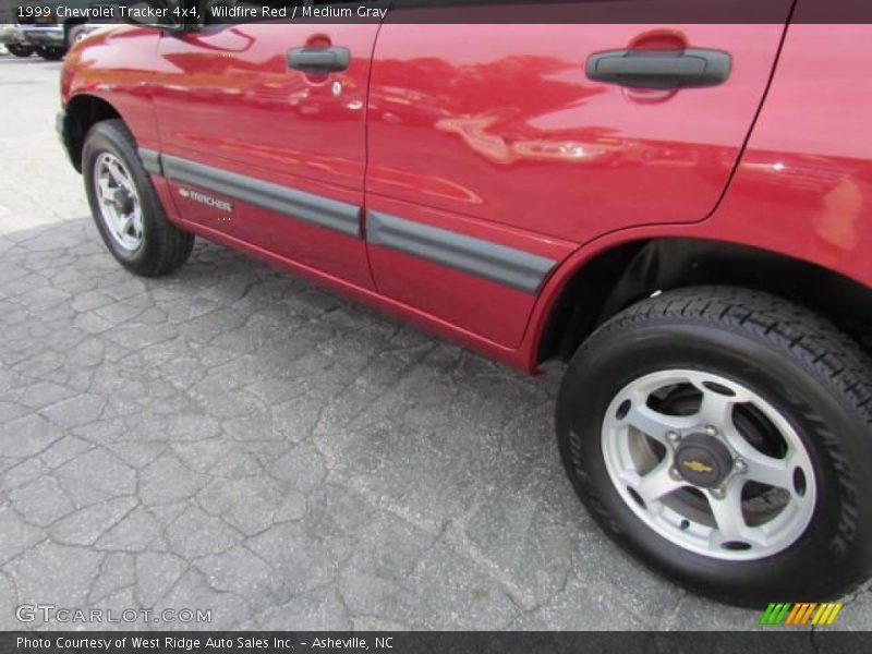 Wildfire Red / Medium Gray 1999 Chevrolet Tracker 4x4