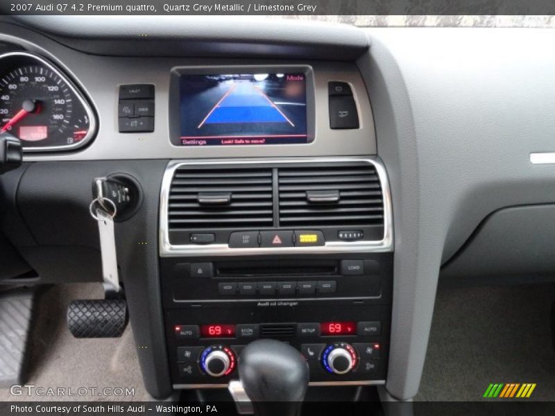 Quartz Grey Metallic / Limestone Grey 2007 Audi Q7 4.2 Premium quattro