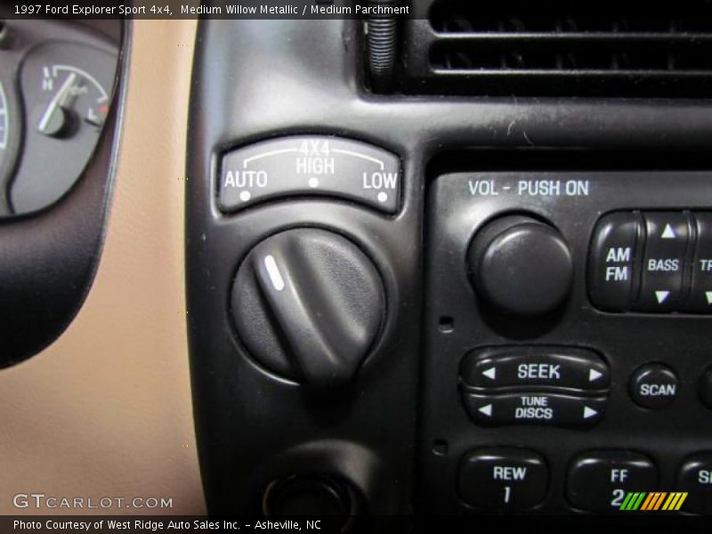 Medium Willow Metallic / Medium Parchment 1997 Ford Explorer Sport 4x4