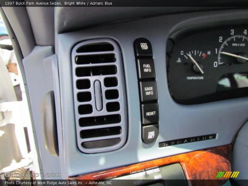 Controls of 1997 Park Avenue Sedan