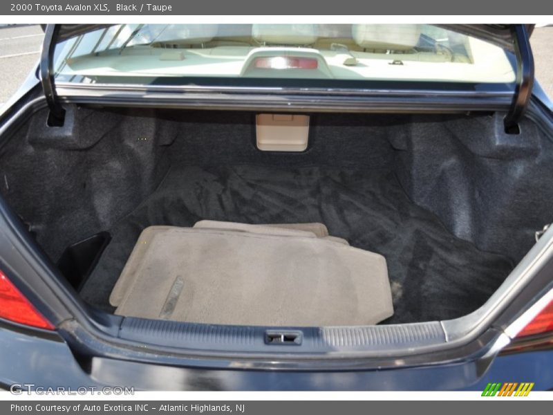 Black / Taupe 2000 Toyota Avalon XLS