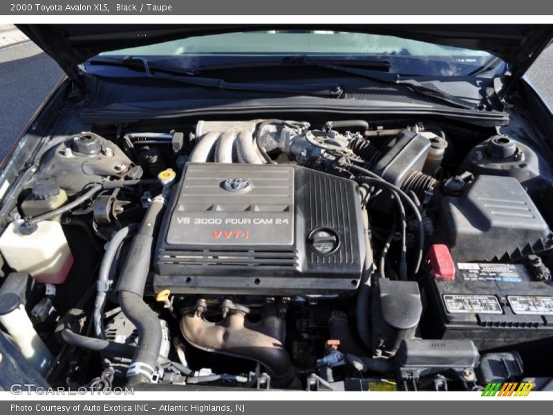 Black / Taupe 2000 Toyota Avalon XLS