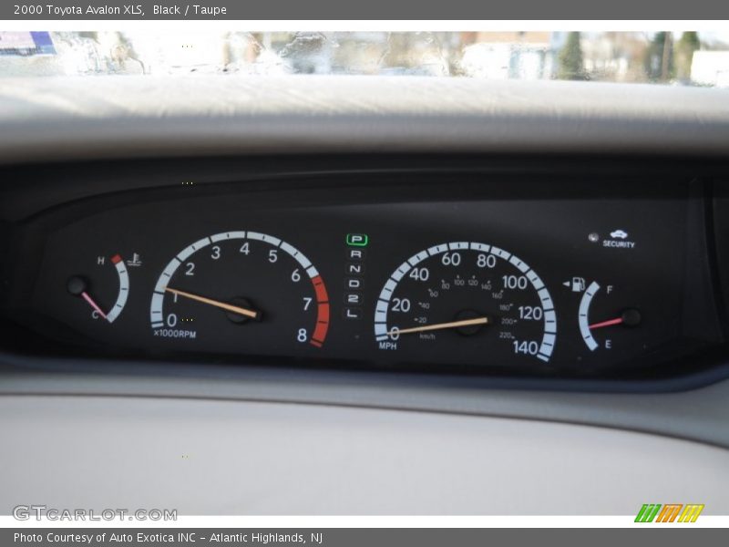 Black / Taupe 2000 Toyota Avalon XLS