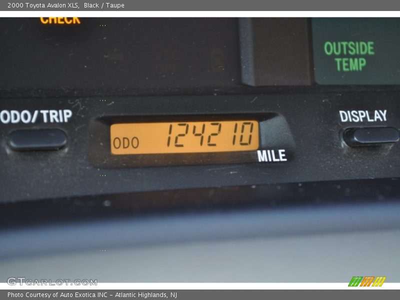 Black / Taupe 2000 Toyota Avalon XLS