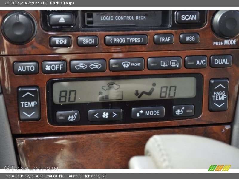 Black / Taupe 2000 Toyota Avalon XLS