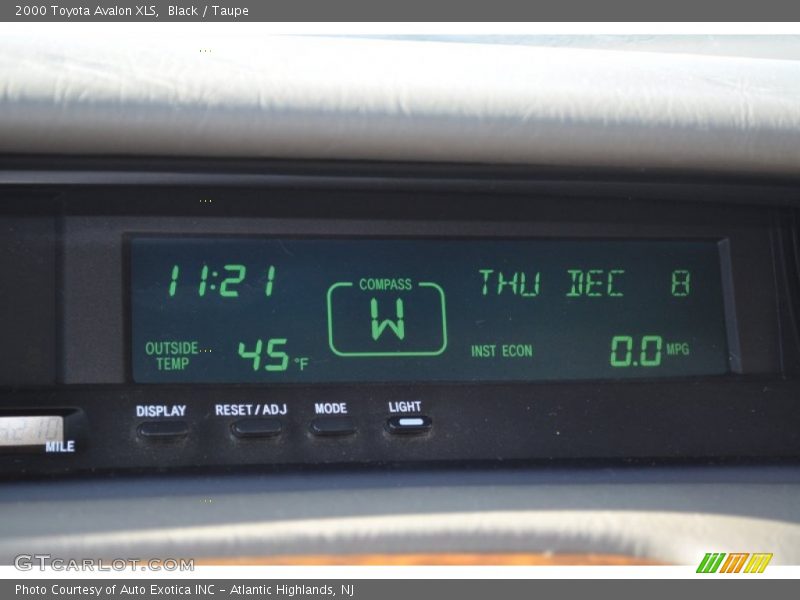 Black / Taupe 2000 Toyota Avalon XLS