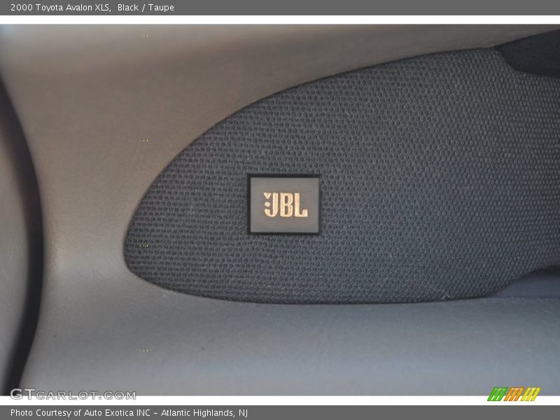 Black / Taupe 2000 Toyota Avalon XLS