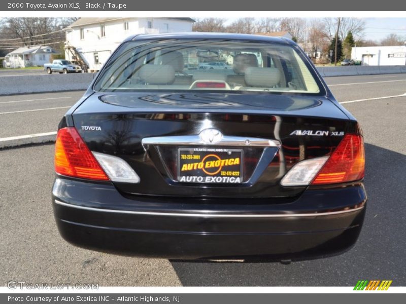 Black / Taupe 2000 Toyota Avalon XLS