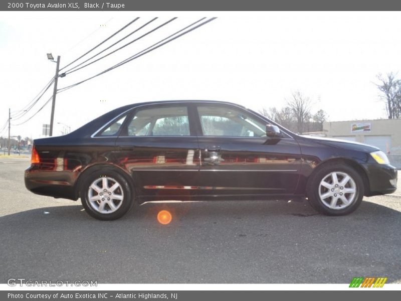 Black / Taupe 2000 Toyota Avalon XLS