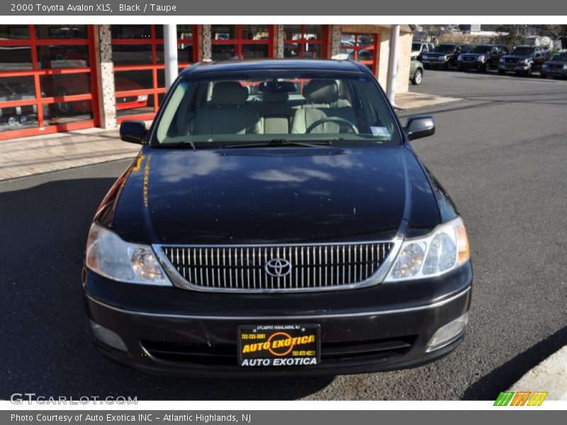 Black / Taupe 2000 Toyota Avalon XLS