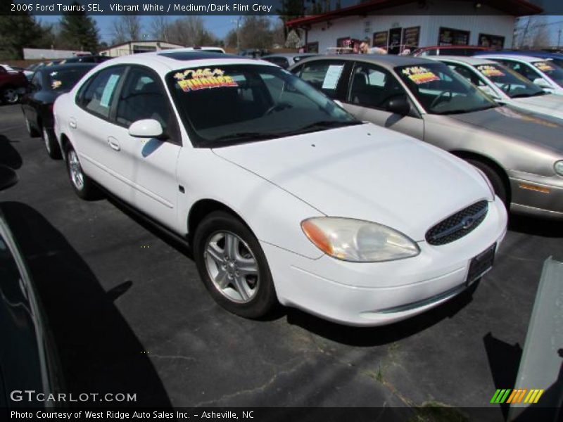 Vibrant White / Medium/Dark Flint Grey 2006 Ford Taurus SEL