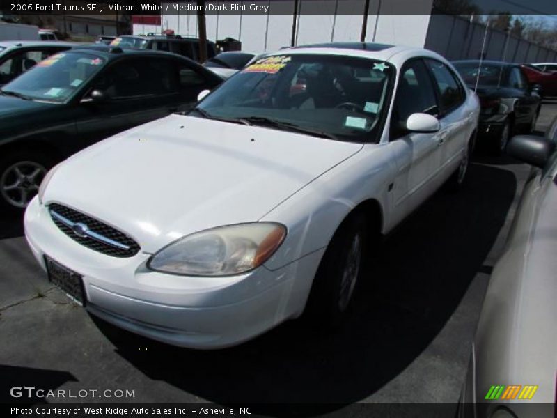Vibrant White / Medium/Dark Flint Grey 2006 Ford Taurus SEL