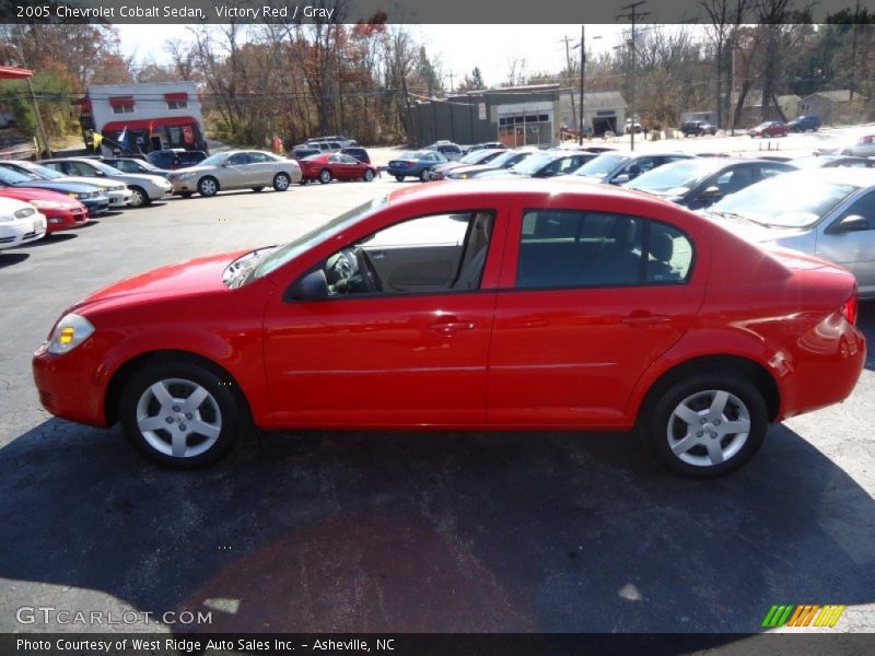 Victory Red / Gray 2005 Chevrolet Cobalt Sedan
