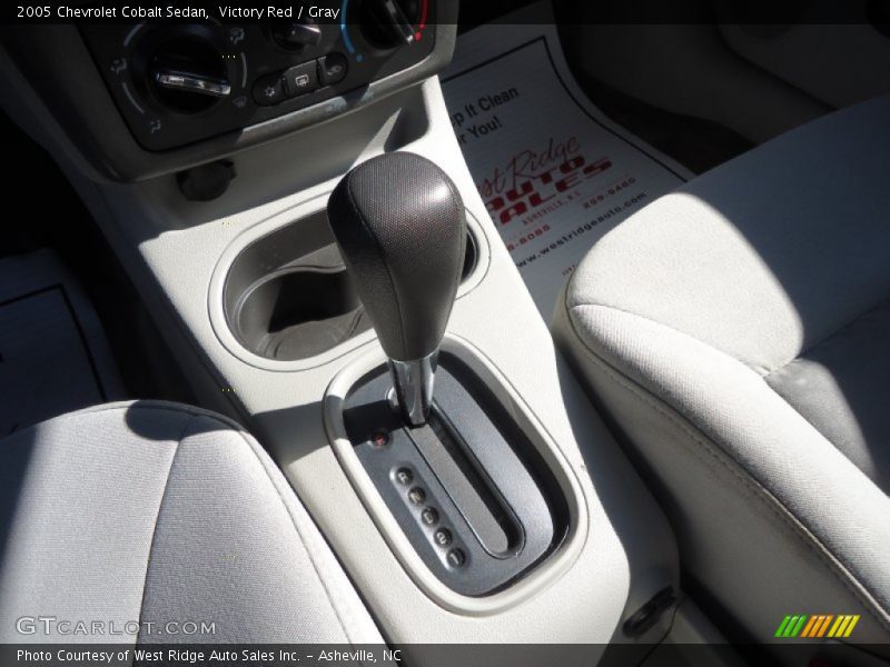 Victory Red / Gray 2005 Chevrolet Cobalt Sedan