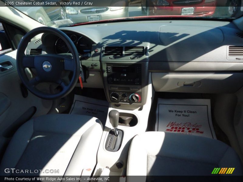 Victory Red / Gray 2005 Chevrolet Cobalt Sedan