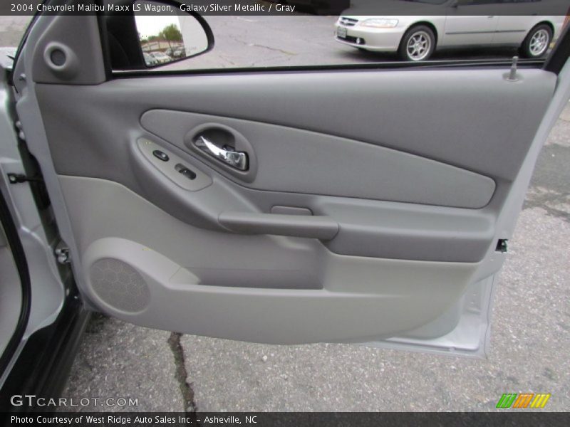 Door Panel of 2004 Malibu Maxx LS Wagon