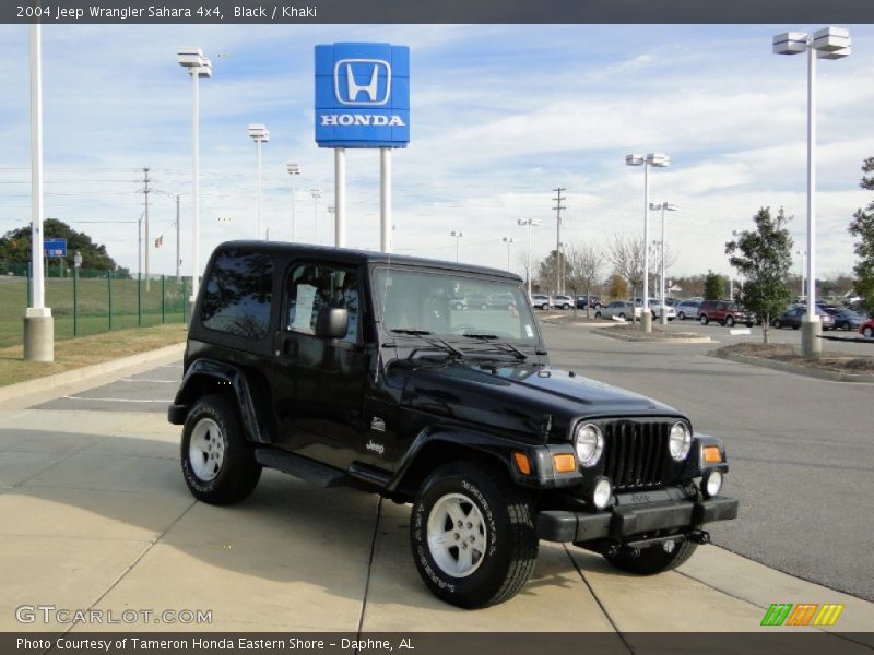 Black / Khaki 2004 Jeep Wrangler Sahara 4x4