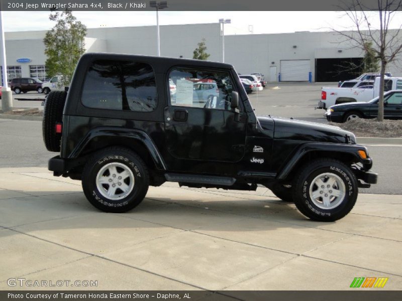Black / Khaki 2004 Jeep Wrangler Sahara 4x4