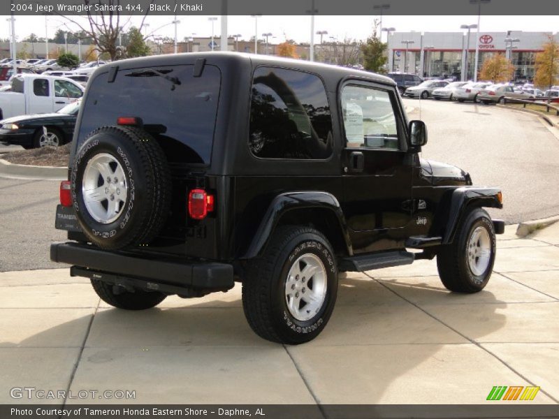 Black / Khaki 2004 Jeep Wrangler Sahara 4x4