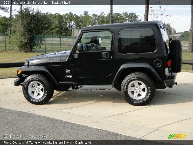Black / Khaki 2004 Jeep Wrangler Sahara 4x4