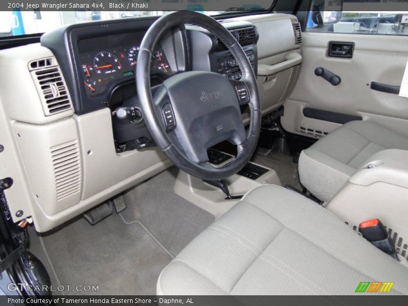 Black / Khaki 2004 Jeep Wrangler Sahara 4x4