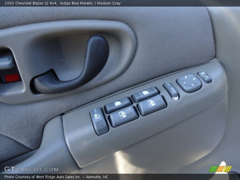Indigo Blue Metallic / Medium Gray 2003 Chevrolet Blazer LS 4x4
