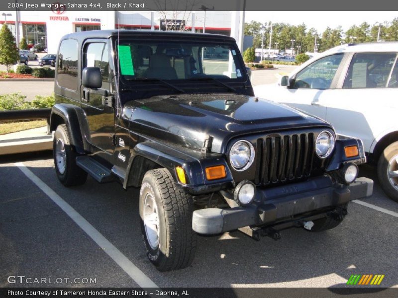 Black / Khaki 2004 Jeep Wrangler Sahara 4x4